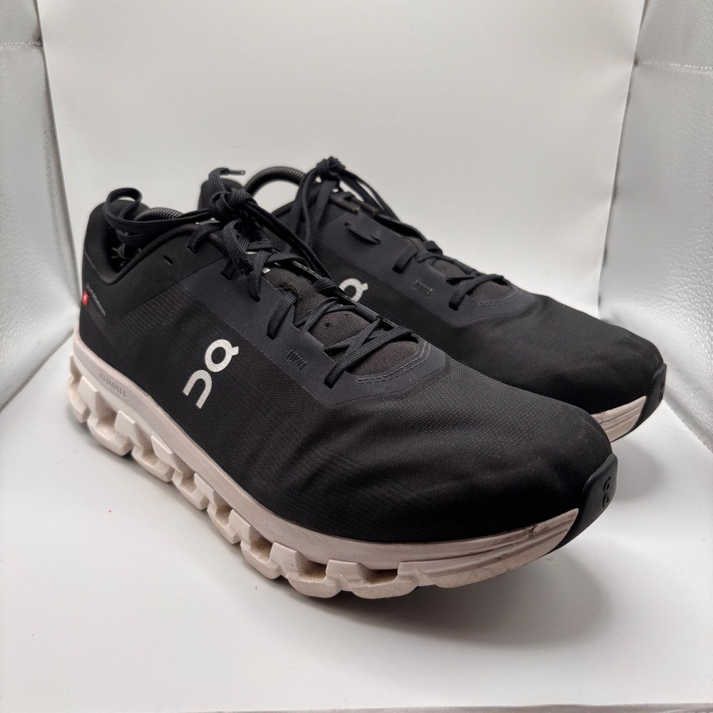 On Cloudflow Black White Running Shoes Men's Size 11 EUC 3MD30100299